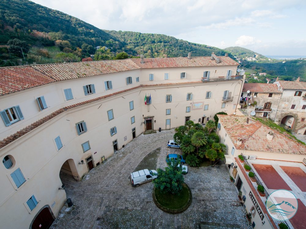 Palazzo baronale – Esterni